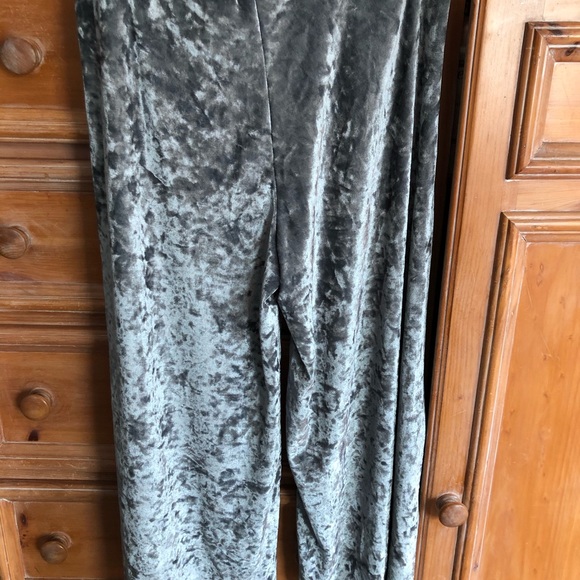 Tart pull on Velvet crop pants - Picture 2 of 8